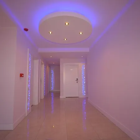 ホテル Aura Boutique 3*