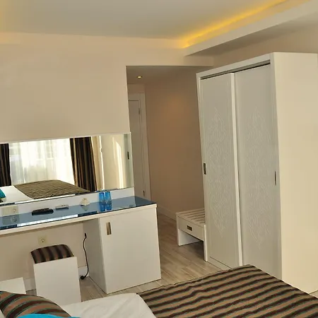 Aura Boutique 3* シダ