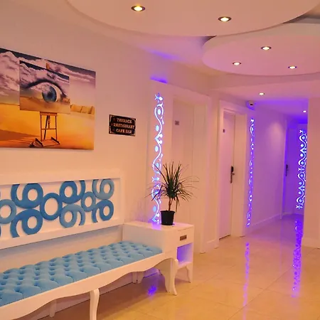 Aura Boutique ホテル 3*