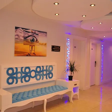 Aura Boutique ホテル 3*