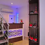 Aura Boutique