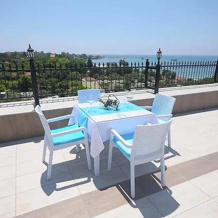Готель Aura Boutique 3*