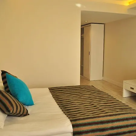 Готель Aura Boutique 3*