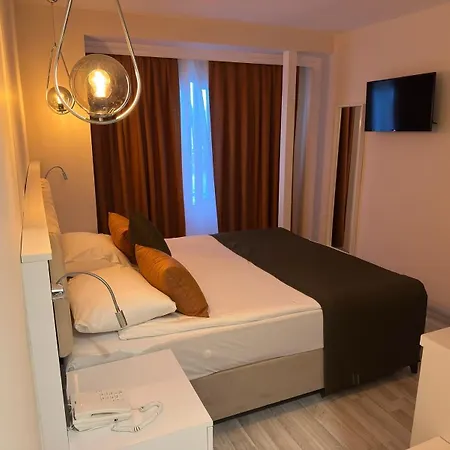 Отель Aura Boutique 3*