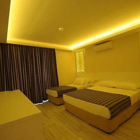 Aura Boutique 3* Side