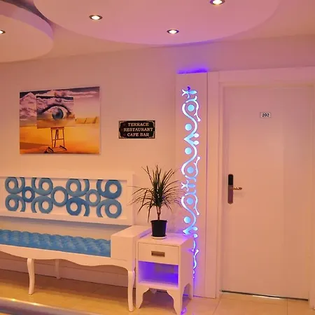 Aura Boutique Side