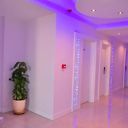 Aura Boutique Hotel 3*