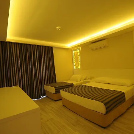Aura Boutique Side