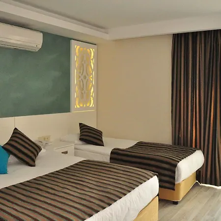 Hotel Aura Boutique Side