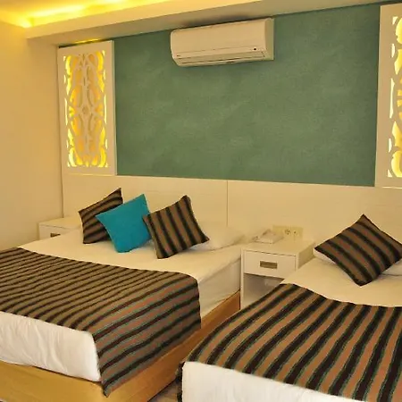 Aura Boutique Hotel 3*