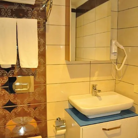 Hotel Aura Boutique 3*