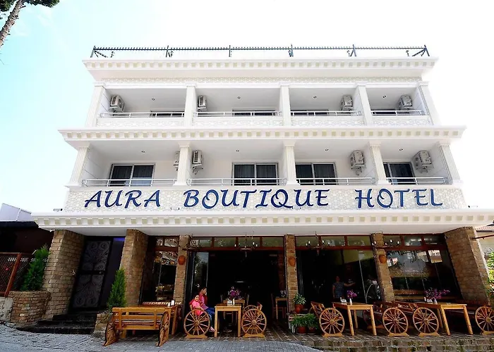 Aura Boutique