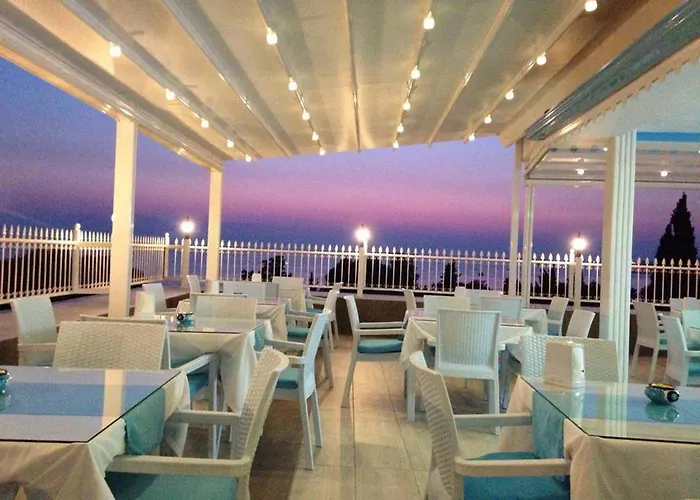 Hotel Aura Boutique Side