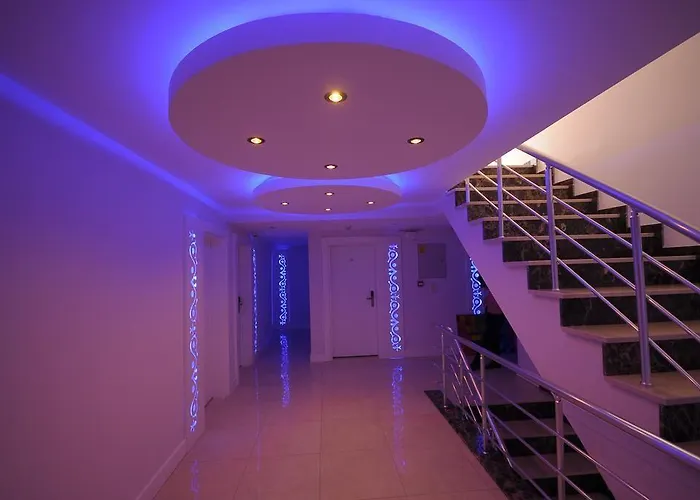 Aura Boutique Hotel 3*