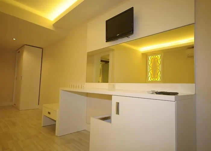 Hotel Aura Boutique 3*