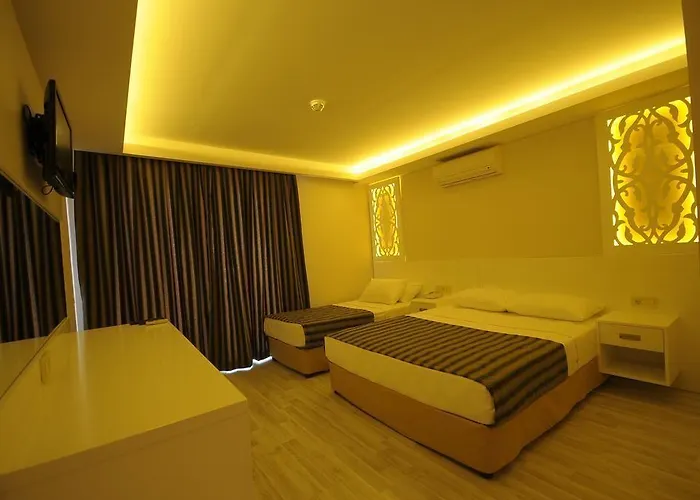 Aura Boutique 3* Side