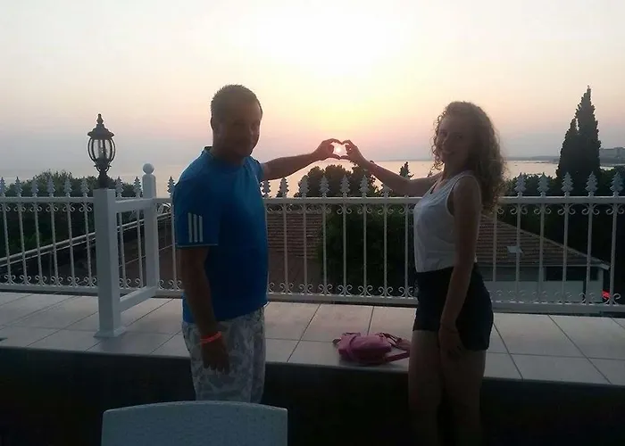 Aura Boutique 3* Side