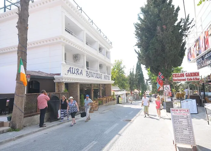 Aura Boutique Hotel 3*