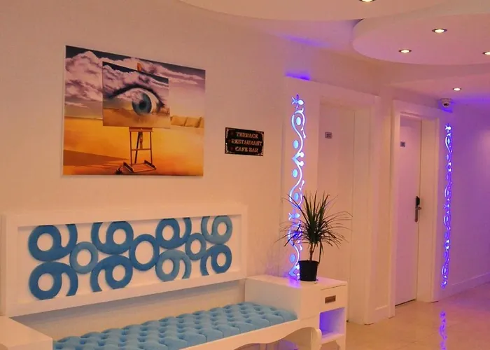 Aura Boutique Hotel 3*