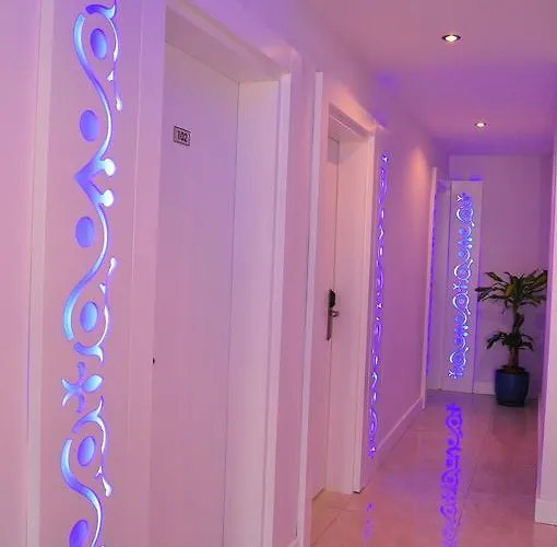 Aura Boutique 3* Side