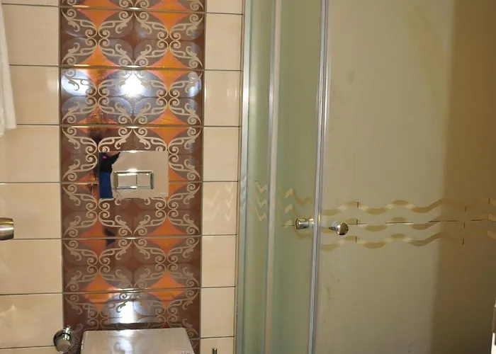 Aura Boutique 3* Side