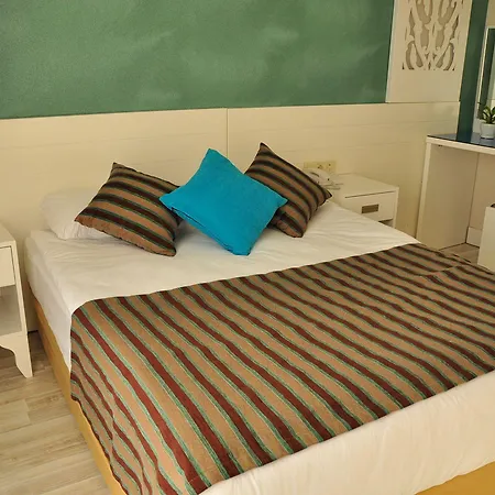 Aura Boutique 3*