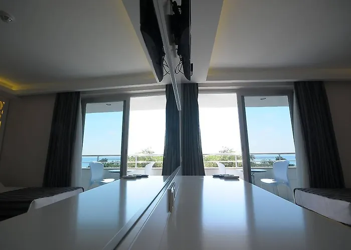 Hotel Aura Boutique 3*