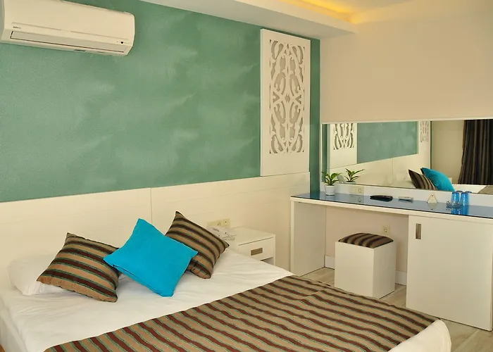 Aura Boutique 3* Sidé