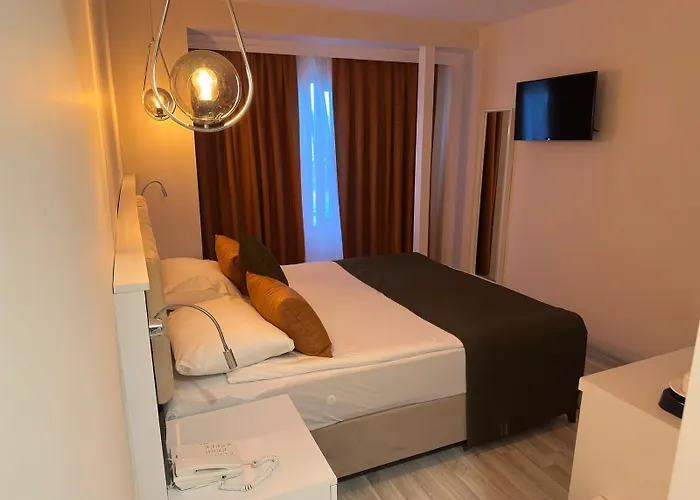 Hotel Aura Boutique 3*