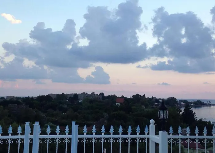 Aura Boutique Hotel Sidé