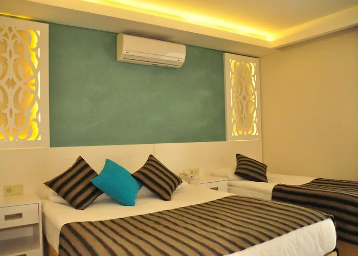 Aura Boutique סייד